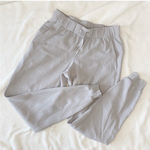 Lululemon on the fly jogger